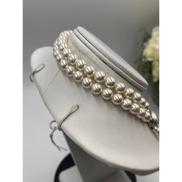 Double Row layered Off White Round Faux Pearl Decorative Clasp Necklace - Picture 5 of 9